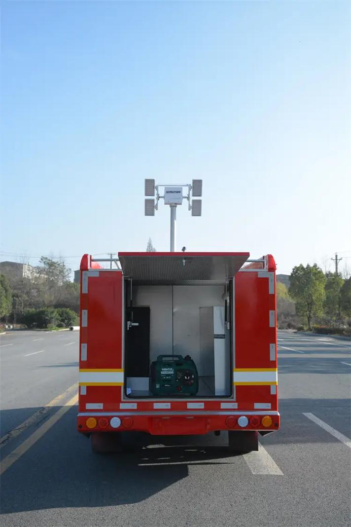 多功能應急通信指揮車 SUV平臺與拓展方艙構(gòu)筑移動指揮中樞